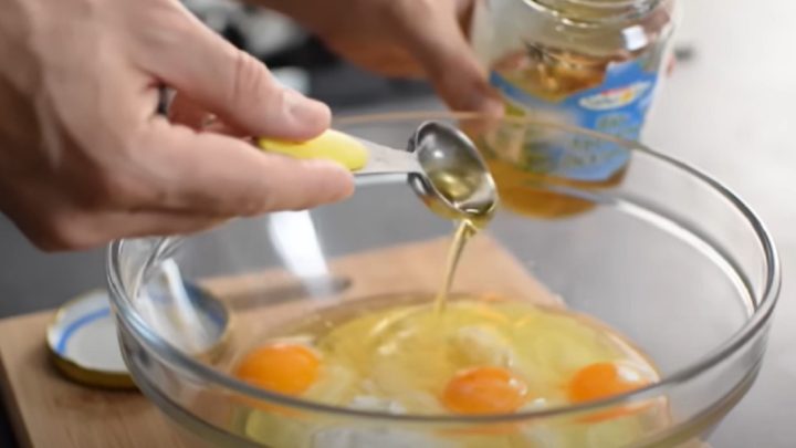 Dietní jogurtový koláč s borůvkami