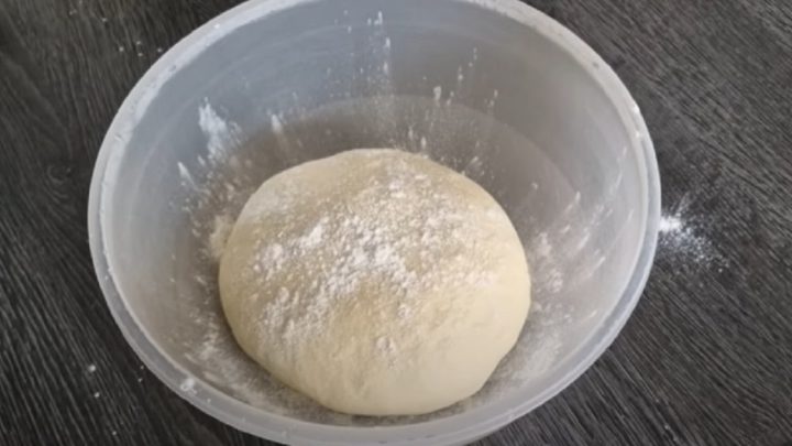 Beránci s drobenkou z kynutého těsta