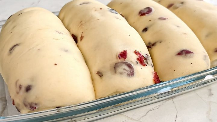 Rozinkové buchty z kynutého těsta