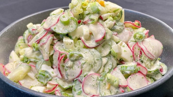 Rychlý ředkvičkový salát s vařenými vejci