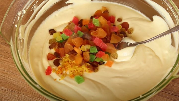 Buchta s kandovaným ovocem a mákem