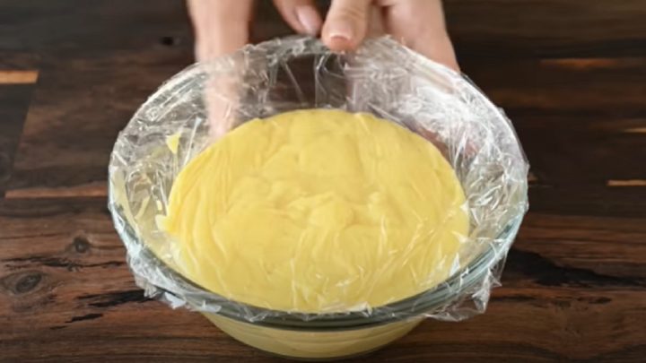 Domácí karamelové větrníky se 2 druhy krémů