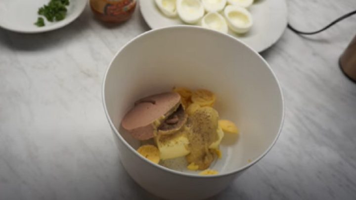 Plněná vejce se žloutkovou náplní