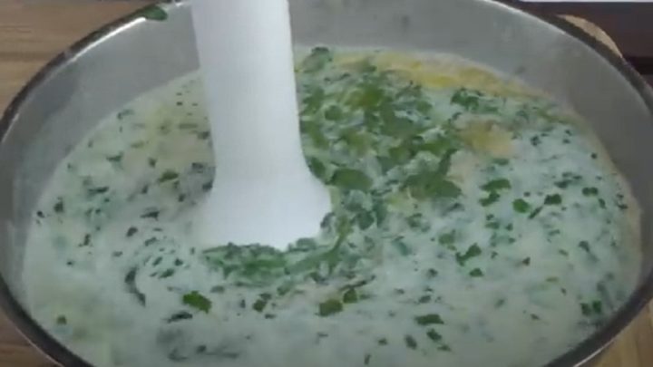 Polévka s medvědím česnekem a brambory