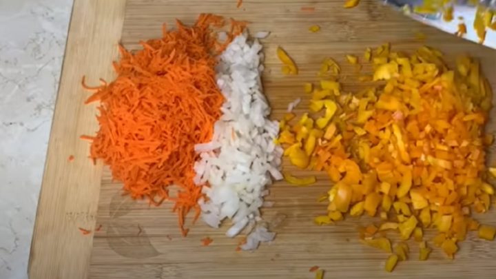 Rychlá zeleninová polévka se smetanovým sýrem