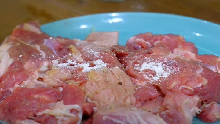 Domácí šunka z vepřového kolene