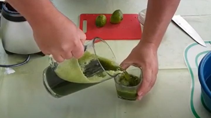 Kopřivový nápoj s limetkou a medem