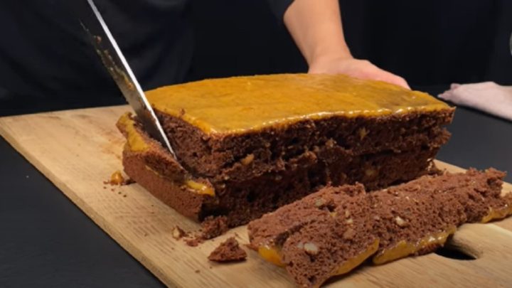 Čokoládové řezy s marmeládou z meruněk