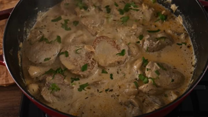 Vepřová panenka na žampionech s petrželkou