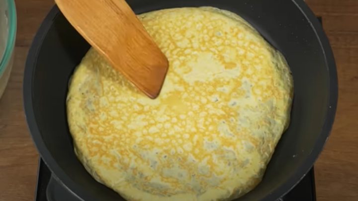 Vaječné závitky se sýrem a zeleninou