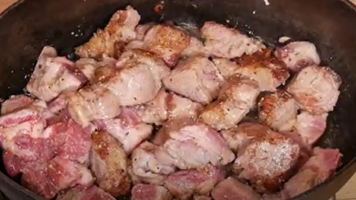 Krkovice ze sklenice s cibulí a česnekem