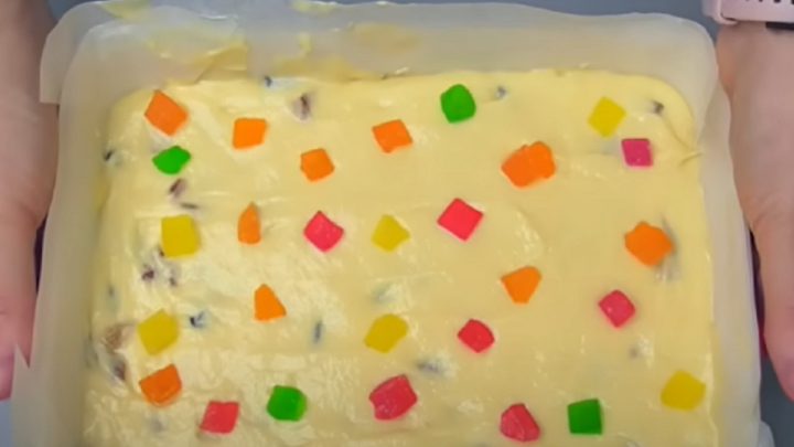 Rychlá velikonoční buchta s kandovaným ovocem