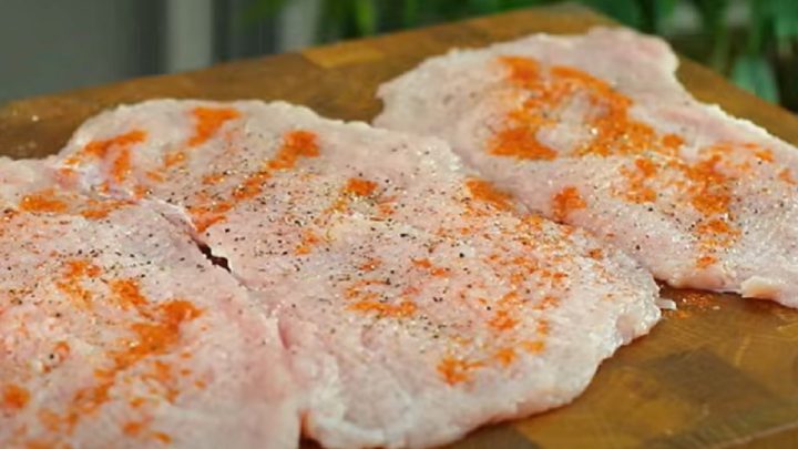 Vepřová kapsa se sýrem a šunkou