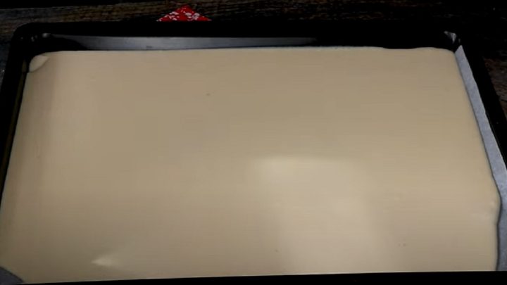 Palačinky na plech s Nutellou a ořechy