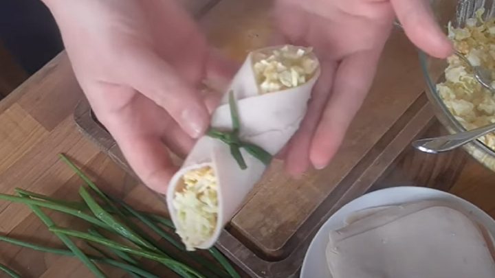 Šunkové závitky s vejci a kukuřicí