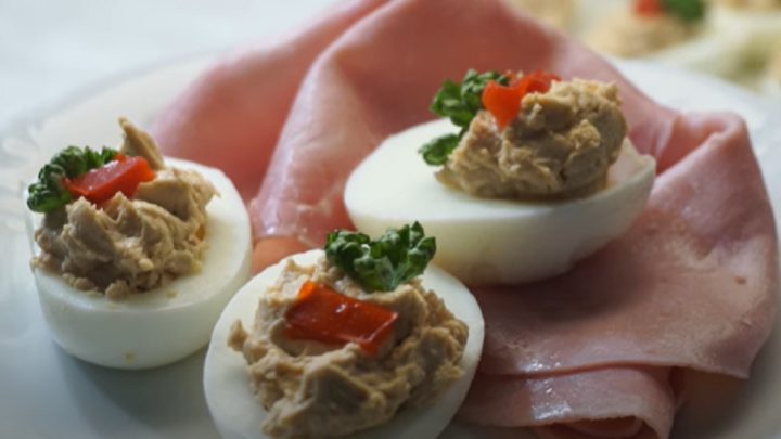 Plněná vejce se žloutkovou náplní