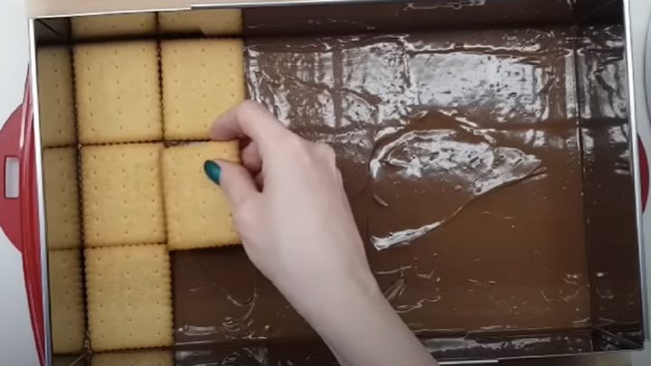 Nepečené Kinder Bueno řezy s ořechy