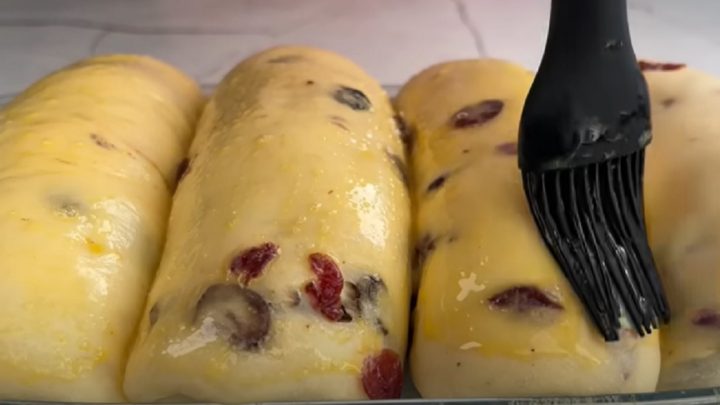 Rozinkové buchty z kynutého těsta