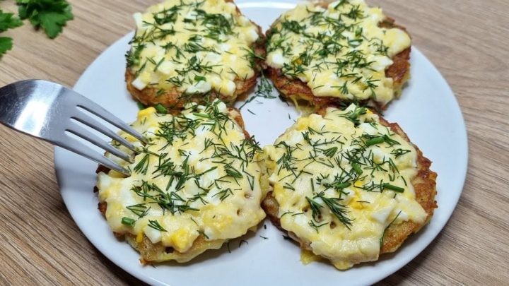 Bramborové placky se sýrem a koprem