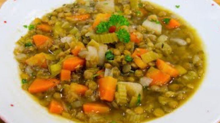 Francouzská čočková polévka se zeleninou