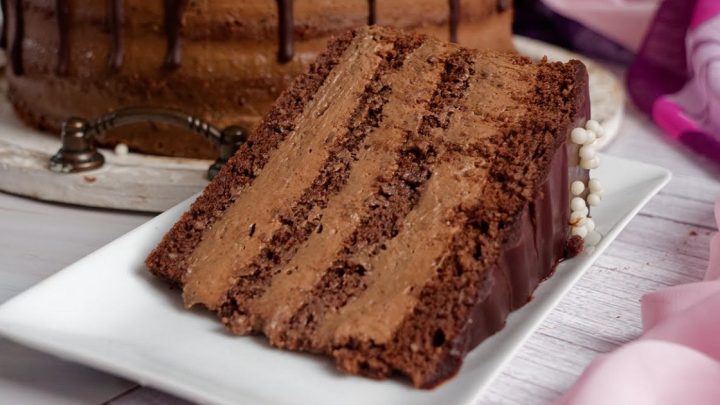 Snadný čokoládový dort s pudinkovou náplní