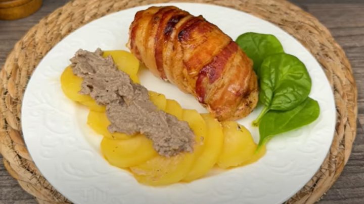 Zapečené vepřové rolky se slaninou a brambory