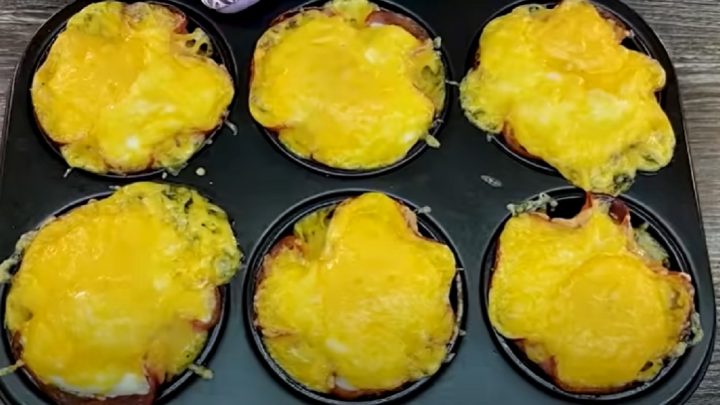 Slané muffiny se šunkou a sýrem