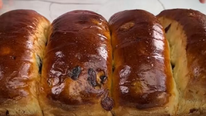Rozinkové buchty z kynutého těsta