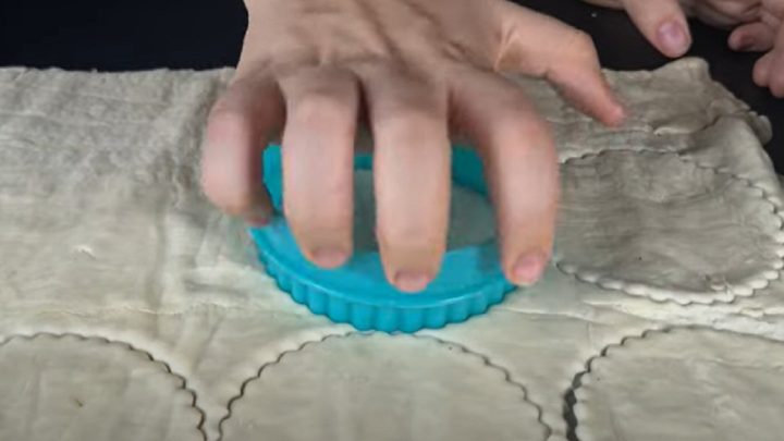 Rychlá ananasová kolečka z listového těsta