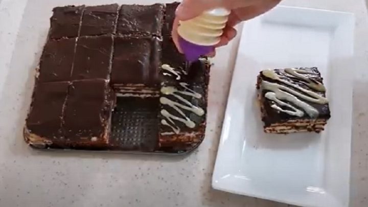 Rychlé nepečené řezy se 2 druhy čokolády