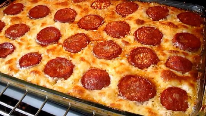 Bramborová pizza na plech se salámem