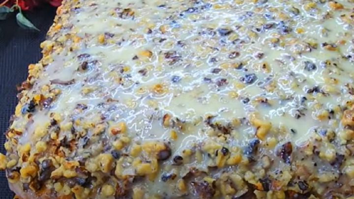 Buchta s ořechy a kondenzovaným mlékem