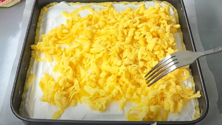 Tvarohový koláč na plech s kokosem