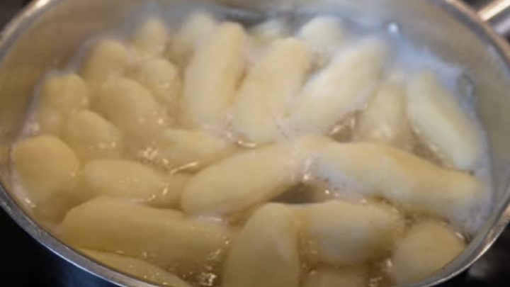 Tvarohové šišky s mákem a jemným máslem