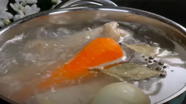 Aspik z kuřecího masa a zeleniny