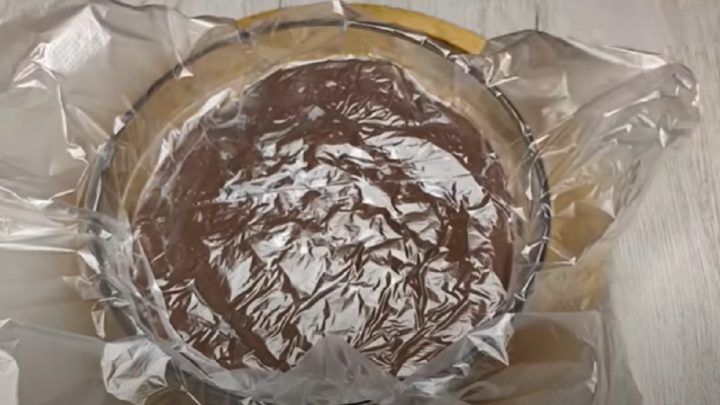 Čokoládový dort s pudinkovým krémem a vanilkou