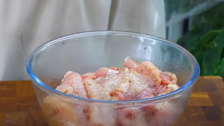 Pečené vepřové rolky se slaninou