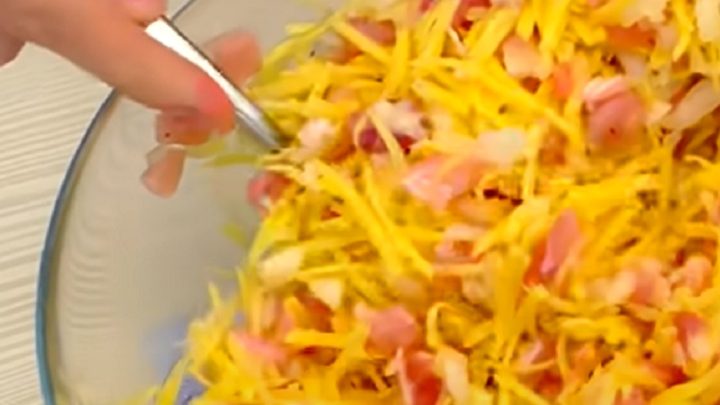 Slaný kynutý koláč s masovou náplní