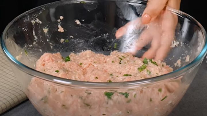 Masová roláda plněná slaninou