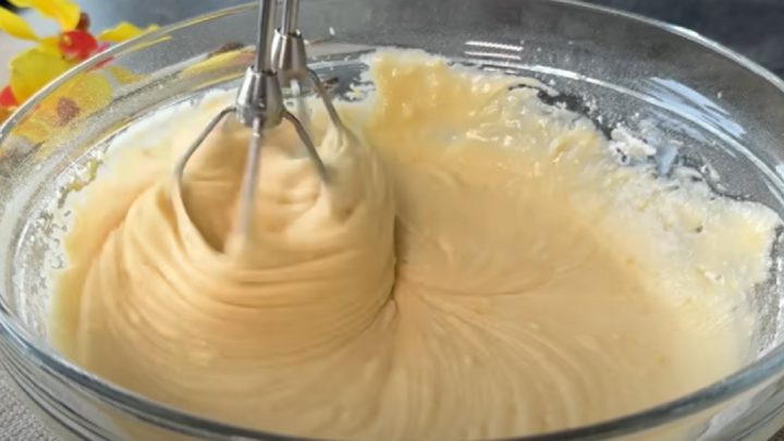 Rychlá buchta s jablky a karamelem