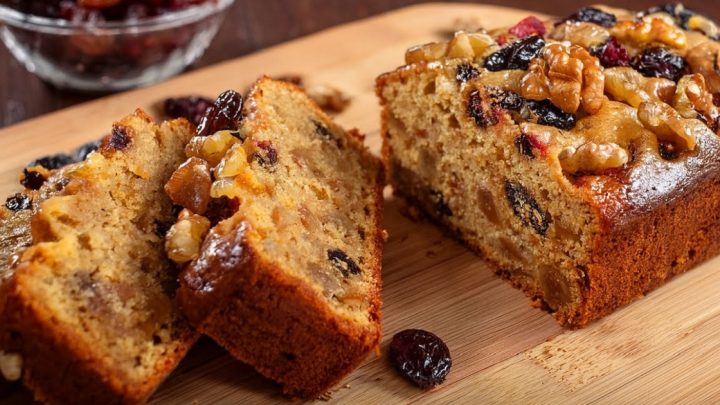 Ovesný chlebíček s banánem a ořechy