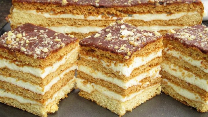 Medovníkové řezy s krémem a čokoládou