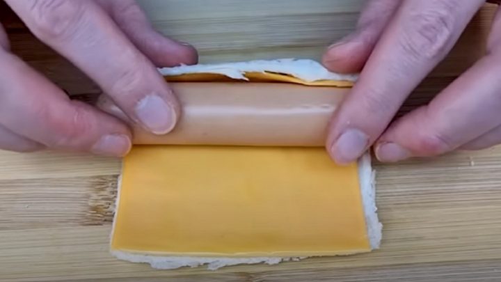 Rychlé párky v županu z toastového chleba