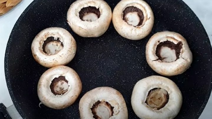 Rychlé zapečené žampiony s vejcem