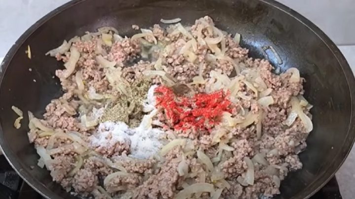 Smažené pirohy s masovou náplní