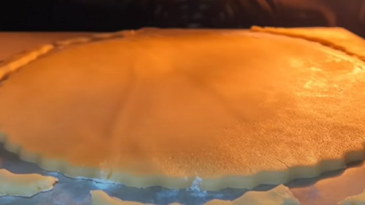 Křehké marmeládové řezy z máslového těsta