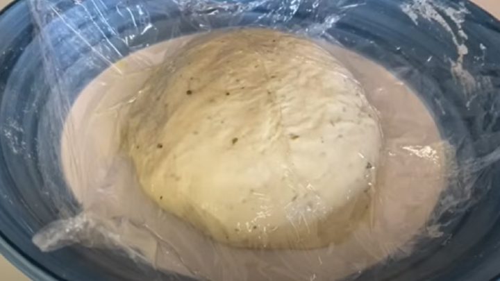 Domácí mini pizzy s oreganem