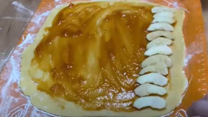 Rychlý jablečný závin s vanilkou