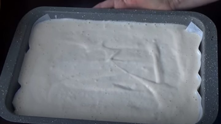 Tvarohová buchta sypaná kokosem