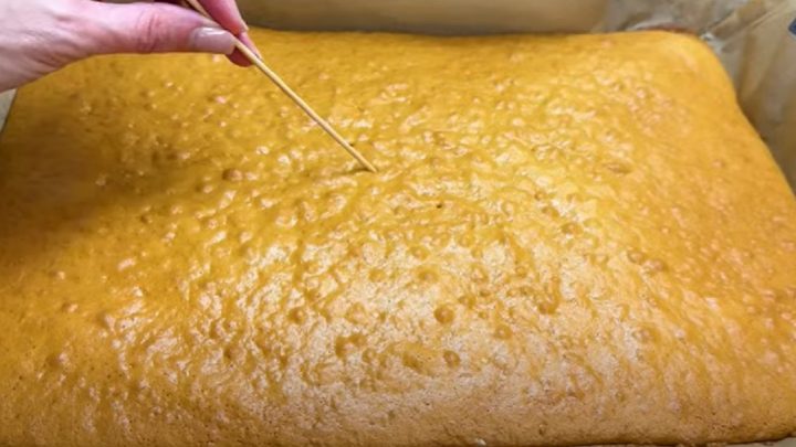 Vláčné medové řezy se smetanovým krémem